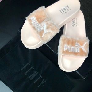 PINK FENTY PUMAS